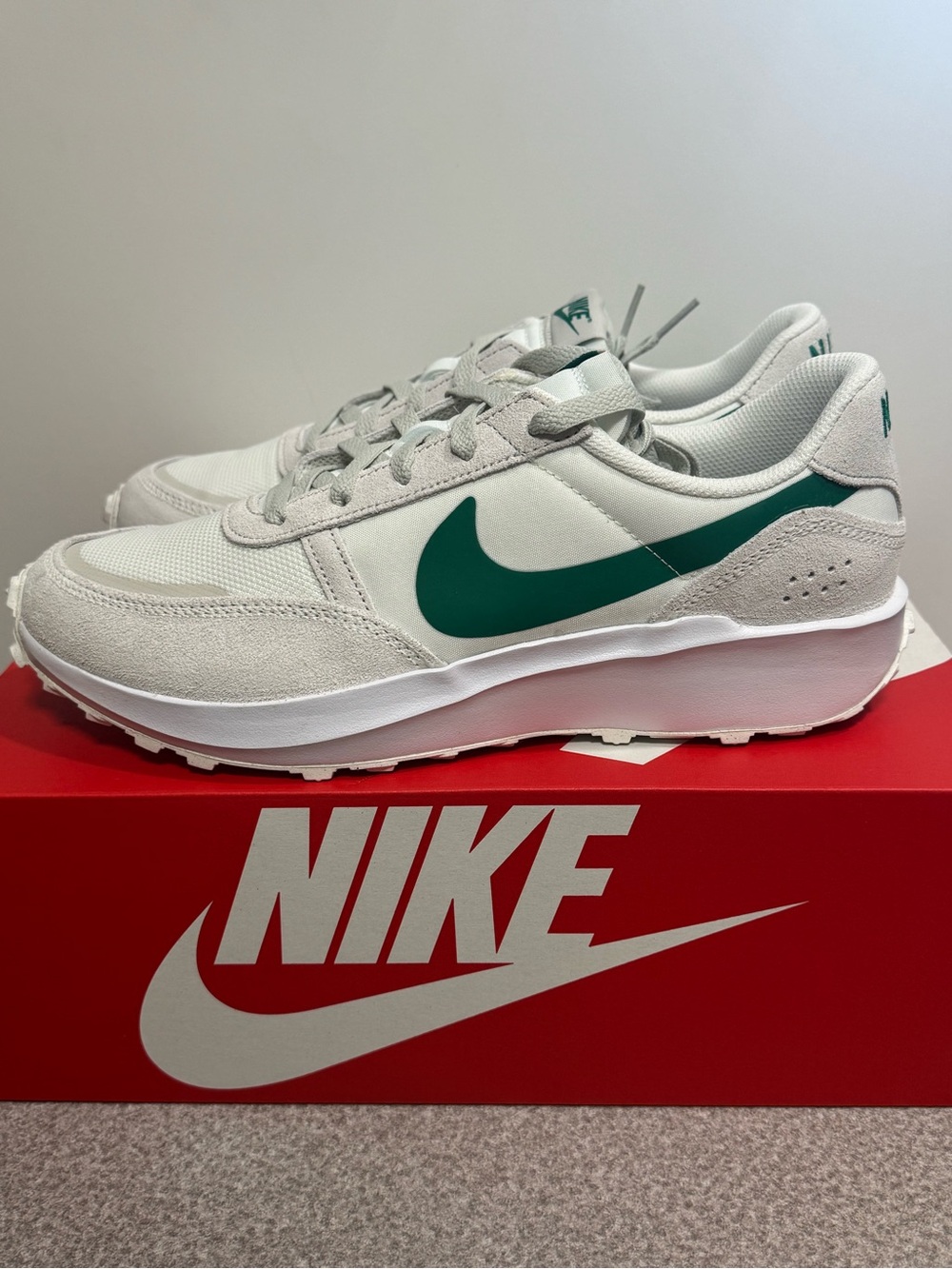 Nike Waffle Nav Sail Light Bone White Malachite Mens Size 9.5